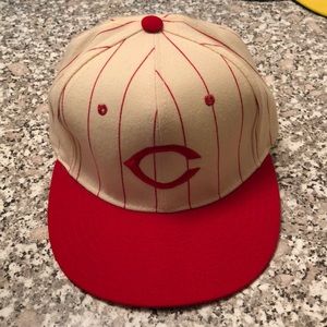 RARE CINCINNATI REDS THROWBACK HAT SZ 7 1/8